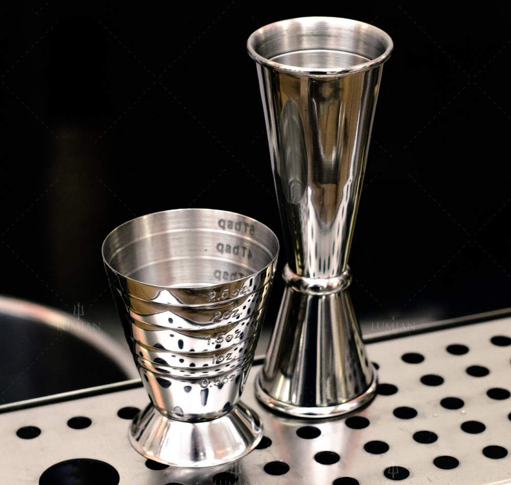 Cocktail Jigger für OZ und ML OZ und ML Jigger für Cocktails