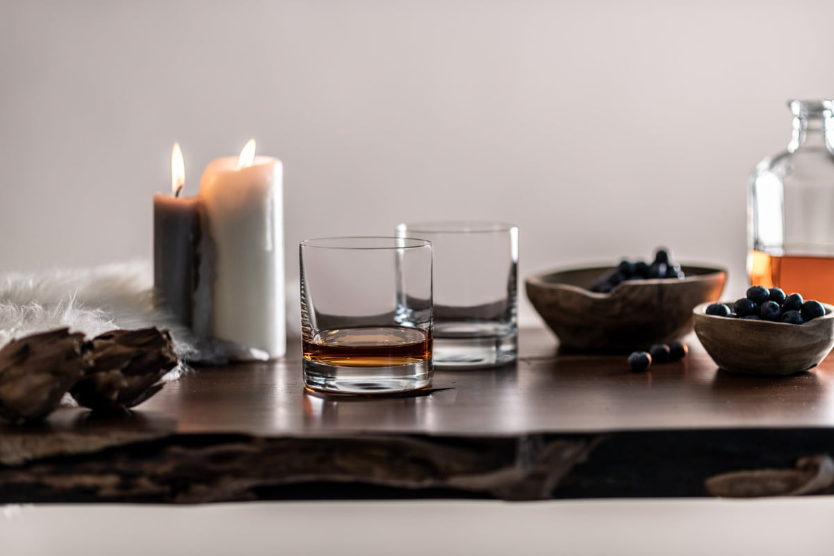Gedeckter Tisch mit Whisky Tumbler Paris von Schott Zwiesel