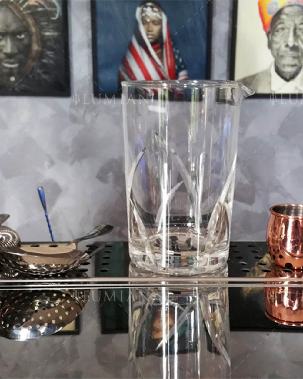 Cocktail Rührglas Kita auf Theke