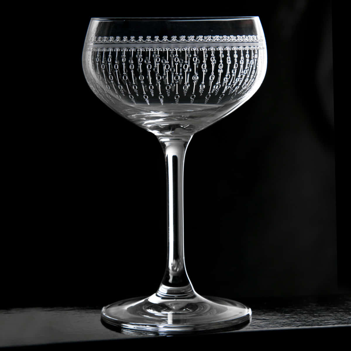 Retro Coupe Cocktailglas mit Verzierung