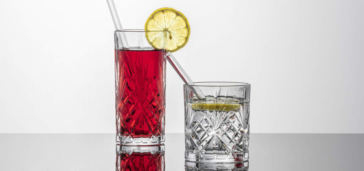 Tumbler und Longdrinkglas Show Schott Zwiesel Mit Longdrinks gefüllte verzierte Gläser Show von Schott Zwiesel