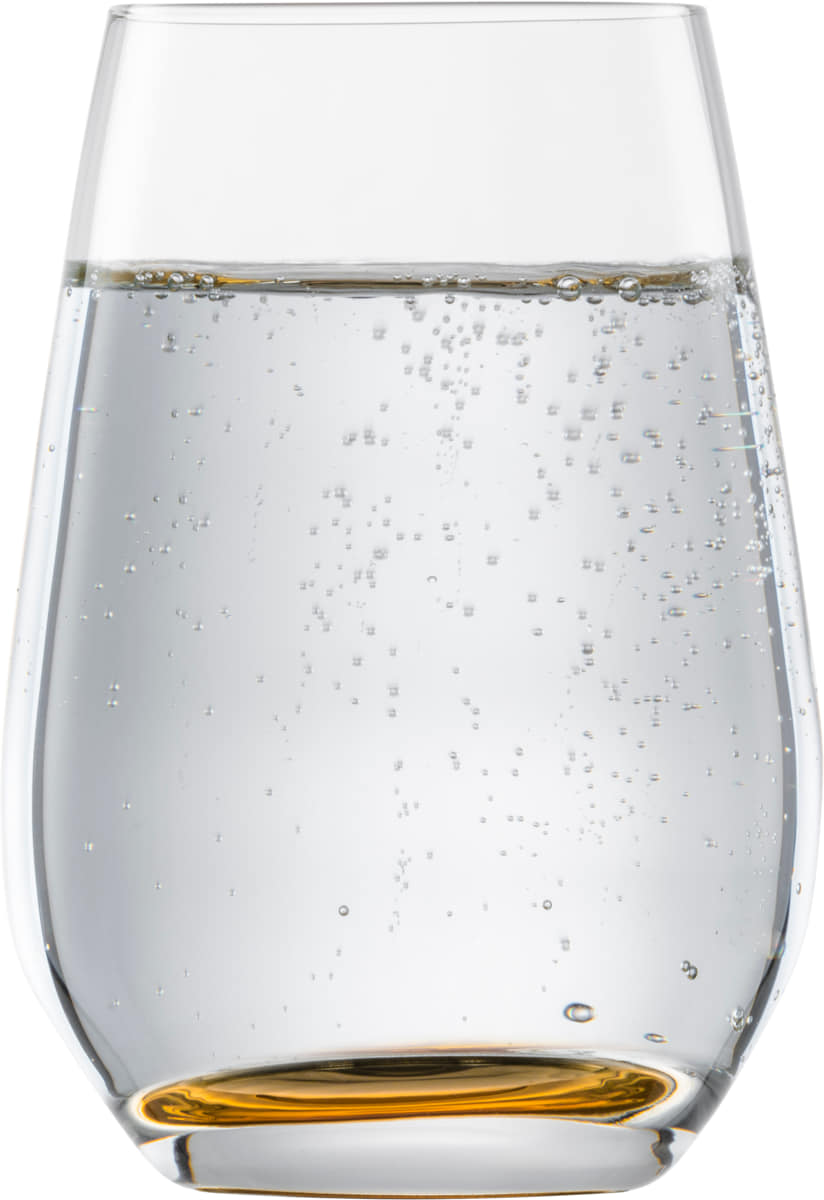Gefülltes Wasserglas Vina Touch mit bernsteinfarbenem Boden