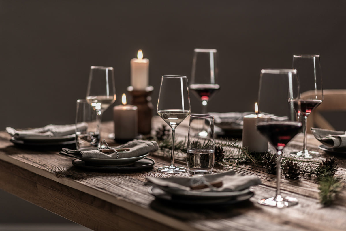 Gedeckter Tisch mit Weingläsern Pure Belfesta von Schott Zwiesel