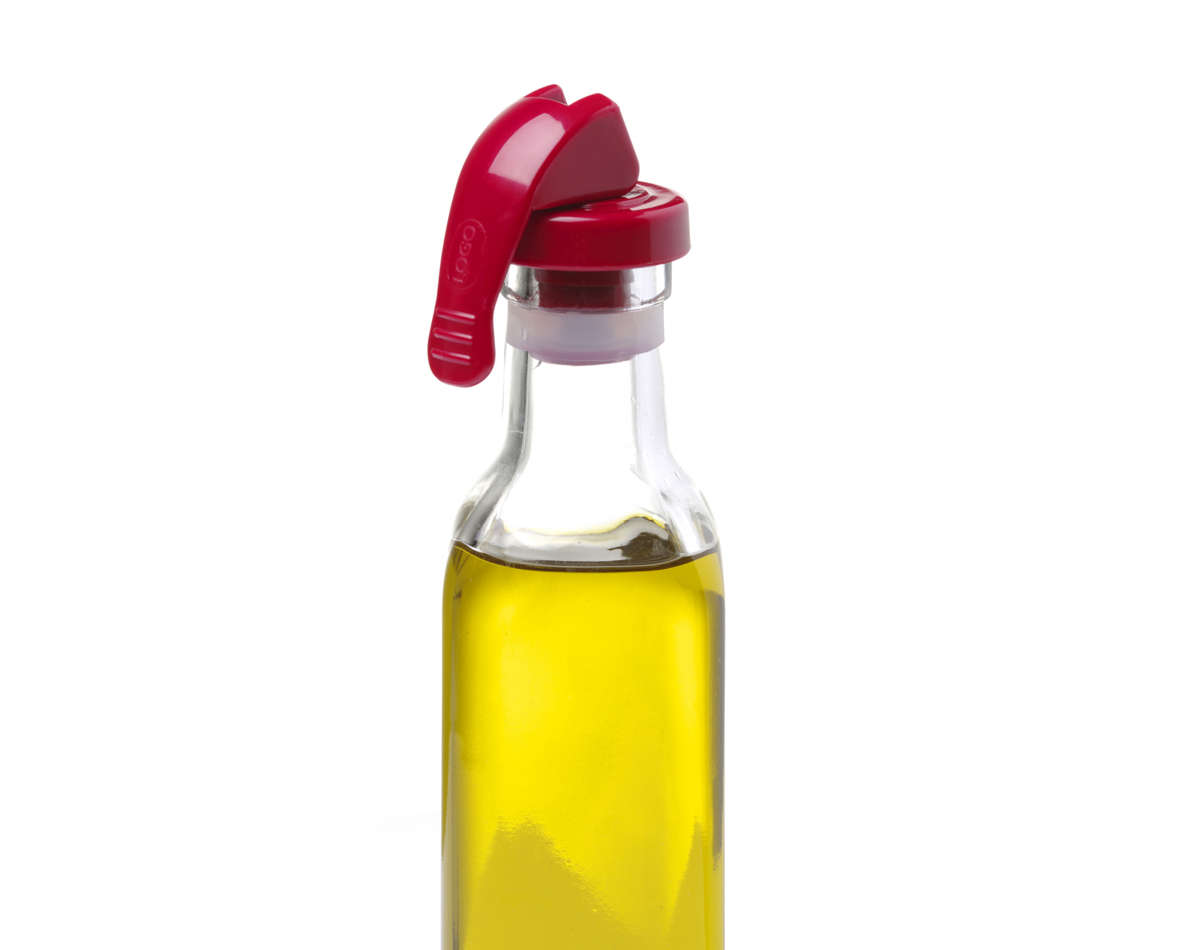 Ölflasche mit rotem Verschluss